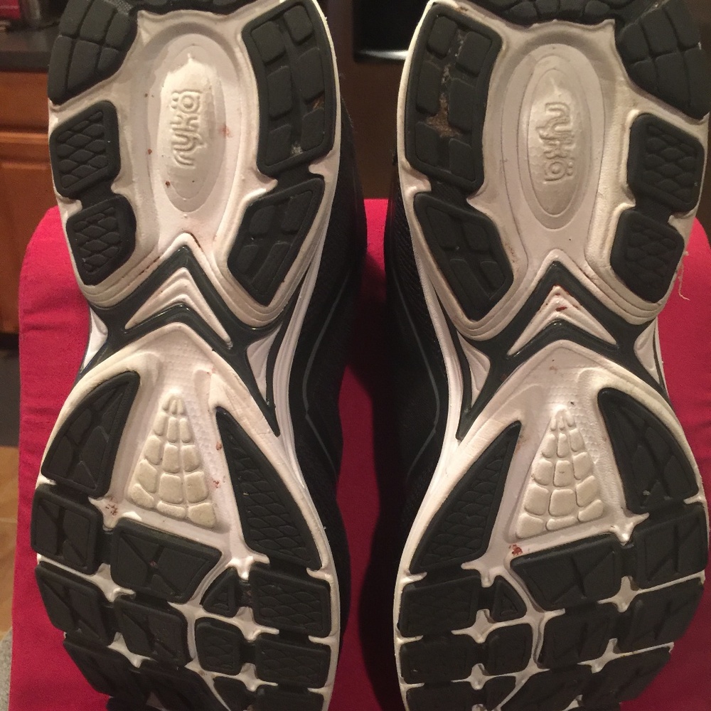 Sneakers - Picture 7 of 7